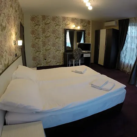 Апартаменти Vip Dobrevi Приморсько